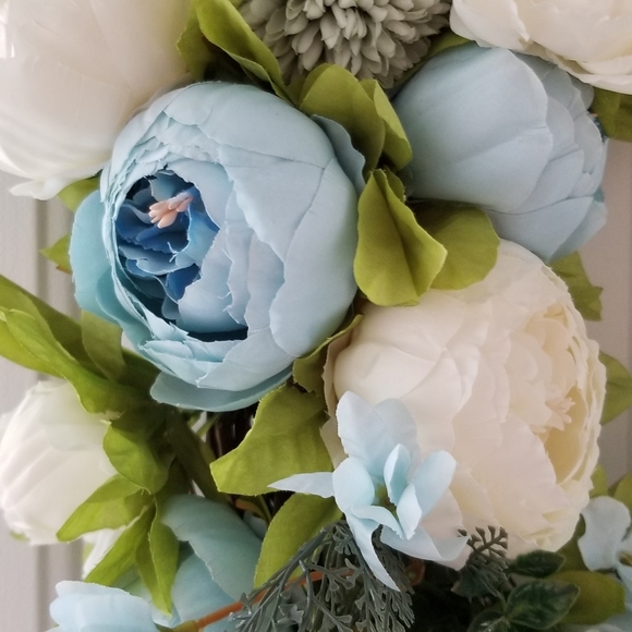 Spring/Easter Wreath - Picture 5 of 5